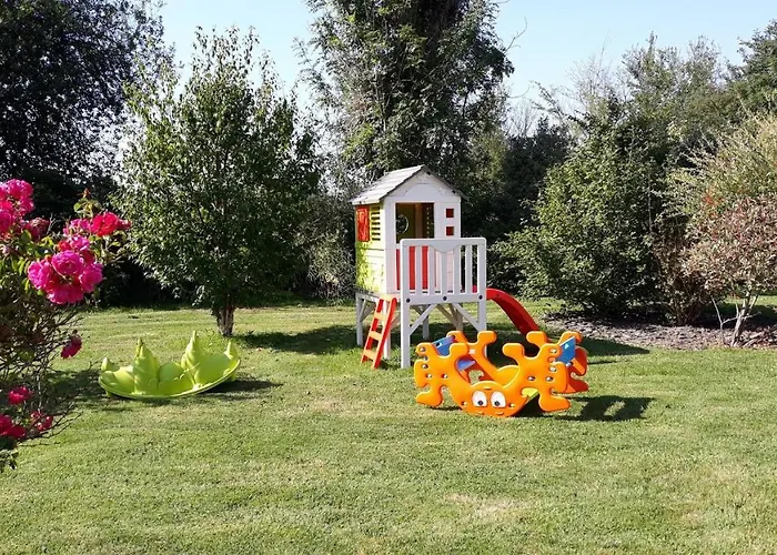 Aux Marais Bed & Breakfast 3*